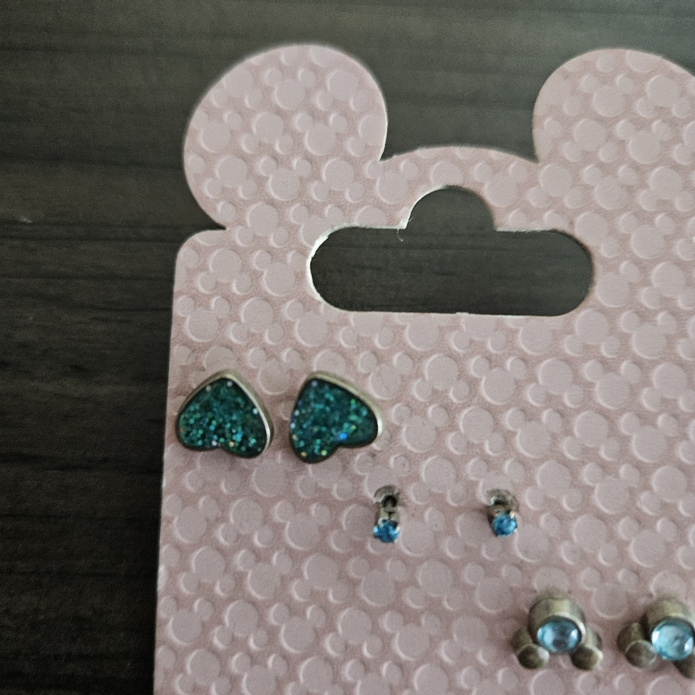 New Disneyland Heart & Mickey Earrings Set - Picture 3 of 6
